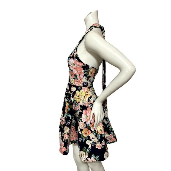NWT B. Darlin Halter Multi-Colored Floral Short Dress Size 1-2 - Picture 2 of 3